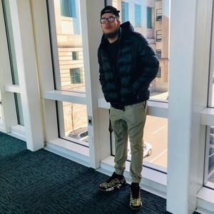 Meet your Posher, Aaron